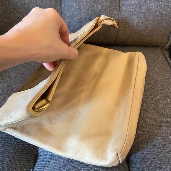 GUIA’S Foldover Clutch - Picture 3 of 6